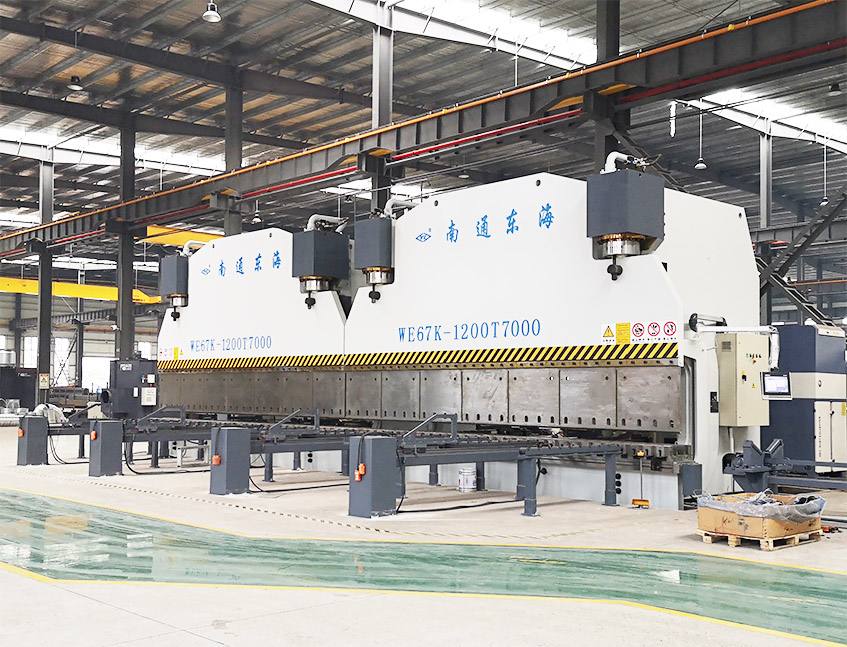 2xWE67K-1200/7000 CNC Press Brake in Tandem